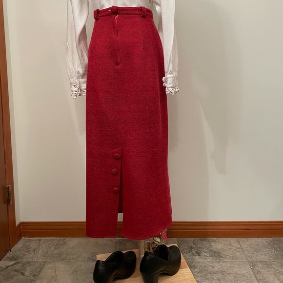 Vintage Column Skirt Buttons Down Back Slit - Picture 14 of 17